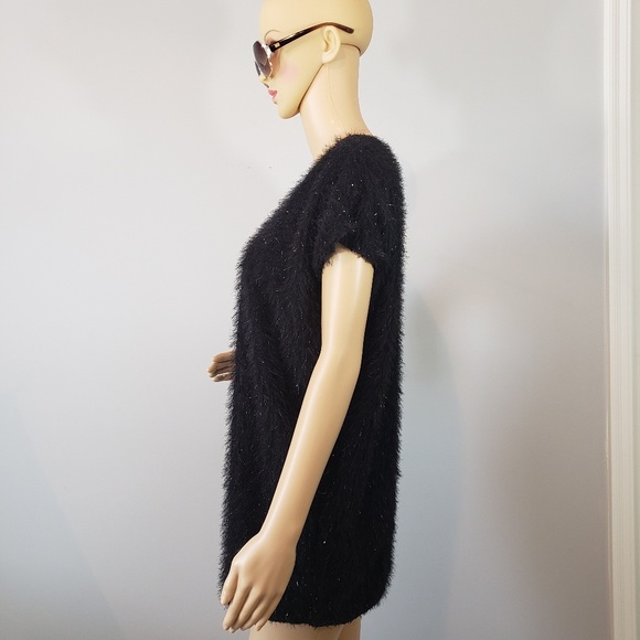 Le Queen Embellished Neck Fuzzy Oversized Sweater - Picture 4 of 7